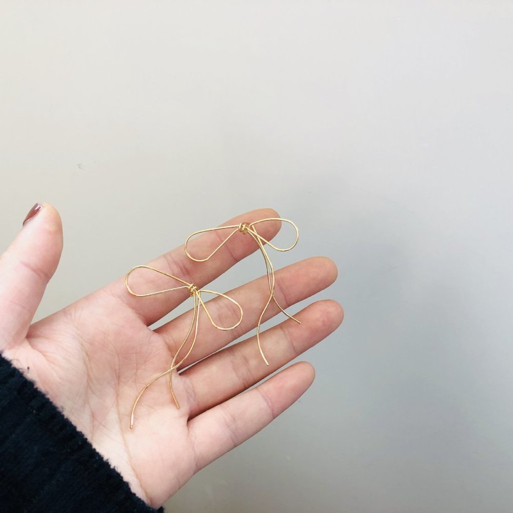 💕Last One 18K Gold plated Bow wire Earrings - Picture 3 of 5